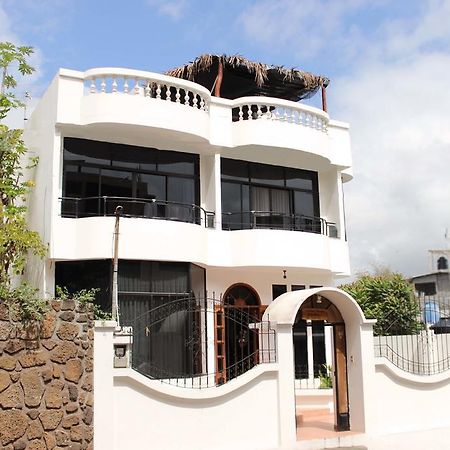 Planet House Hotel Puerto Ayora  Exterior foto