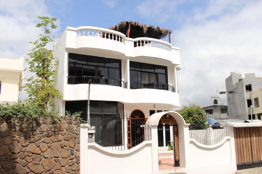 Planet House Hotel Puerto Ayora  Exterior foto