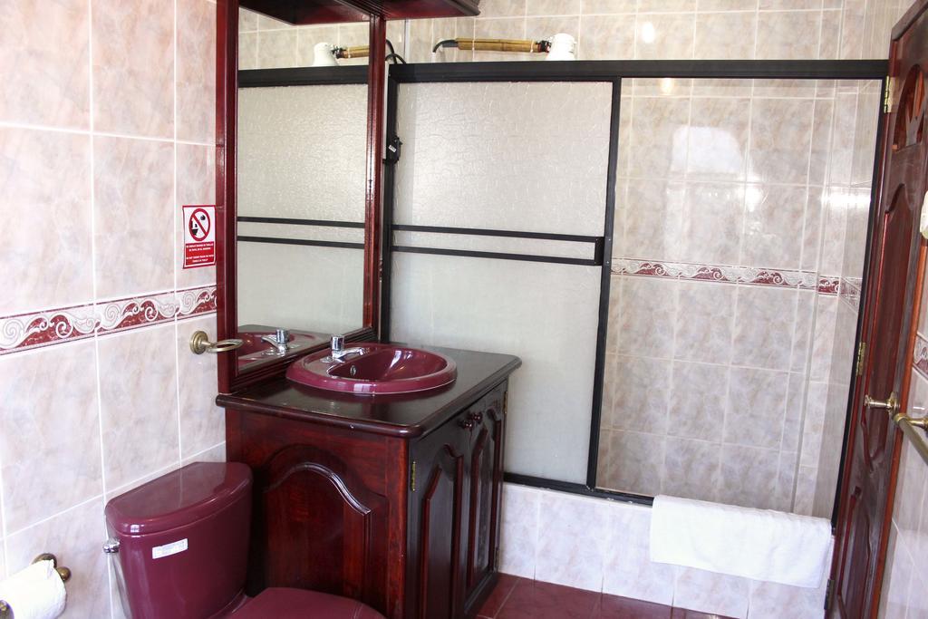 Planet House Hotel Puerto Ayora  Habitación foto