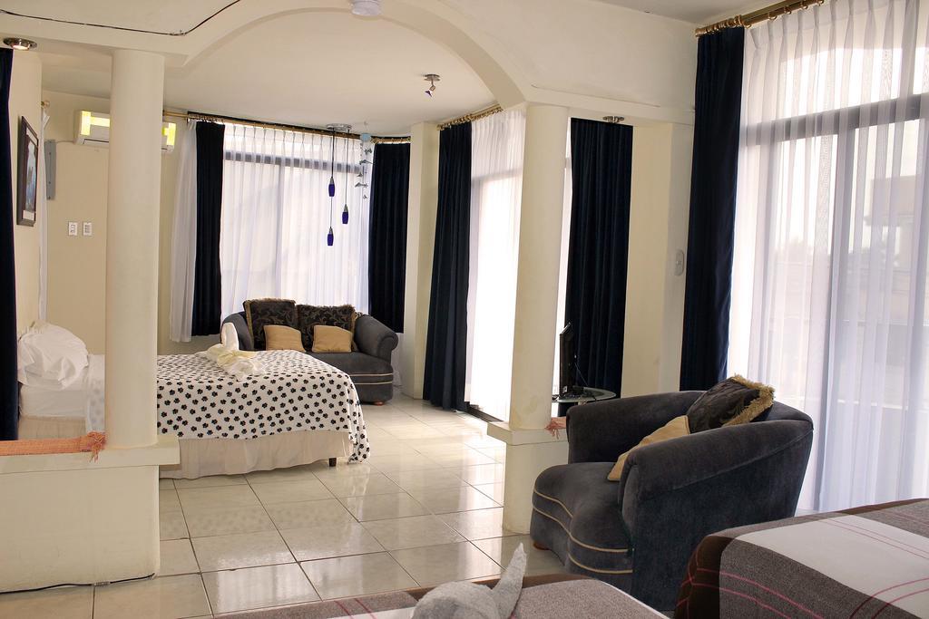 Planet House Hotel Puerto Ayora  Habitación foto