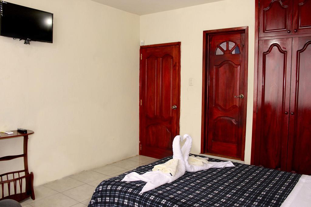 Planet House Hotel Puerto Ayora  Habitación foto